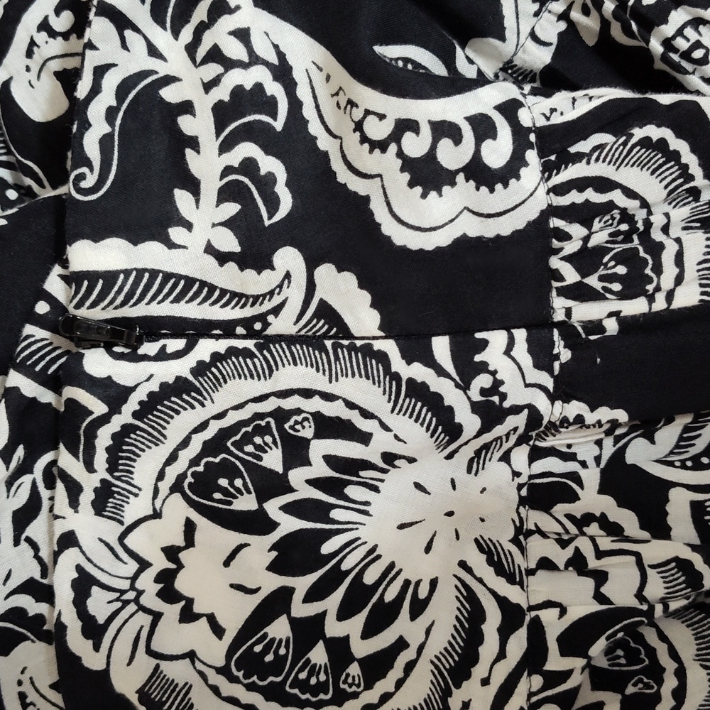 Jones New York Black and White Patterned Broomstick (Tiered) Skirt, Size 12 - Picture 5 of 5